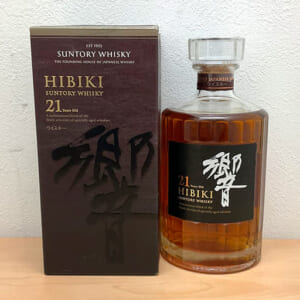 響 21年 ホログラムシール有 現行箱 響(QRコード)シール付