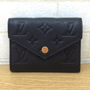 ルイヴィトン モノグラムアンプラント ポルトフォイユヴィクトリーヌ M64060