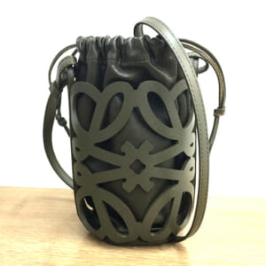 ロエベ アナグラムカットアウトショルダーバッグ C922Y62X04 