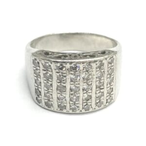 ダイヤモンドリング 0.7ct