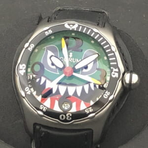 コルム バブル ボンバーシャーク 82.180.20