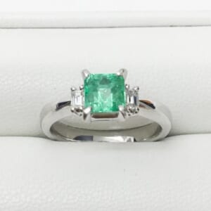 エメラルドリング 0.86ct