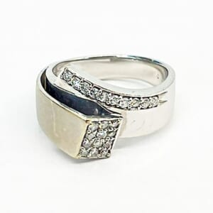 ダイヤモンドリング 0.3ct