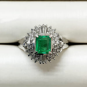 エメラルドリング 0.64ct