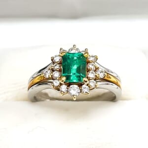 エメラルドリング 0.9ct