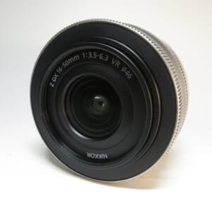 Nikon ニコン カメラレンズ NIKKOR Z DX 16-50mm 1:3.5-6.3 VR シルバー 中古品
