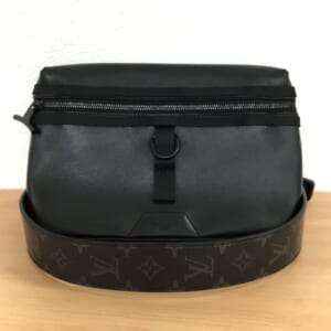 ルイヴィトン ダークアンフィニティ メッセンジャーPM M52176 中古品