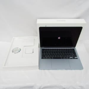 Apple ノートPC MacBook Air 13.6インチ Liquid Retinaディスプレイ MC6T4J/A スカイブルー M4/16GB/SSD256GB 中古品