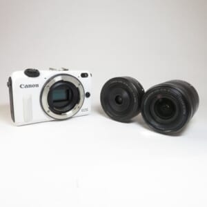 Canon キヤノン ミラーレス一眼カメラ EOS M2 ダブルレンズキット ホワイト 18-55mm 22mm 中古品