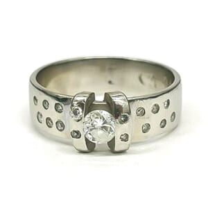 ダイヤモンドリング 0.26ct