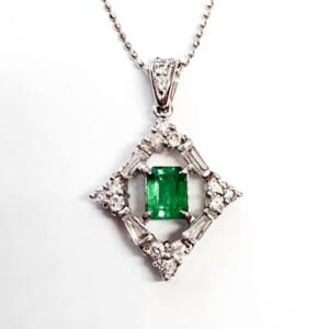 エメラルドネックレス 0.3ct