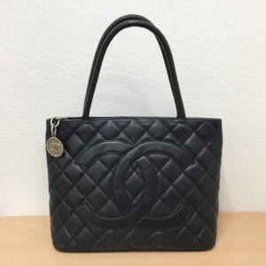 シャネル 復刻トート A01804 キャビアスキン シルバー金具 黒