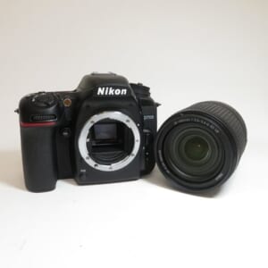 Nikon ニコン デジタル一眼レフカメラ D7500 18-140 VR kit 中古品